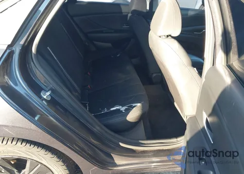 2021 Hyundai Elantra Sel z USA, uszkodzony, nr VIN 5NPLM4AG4MH046394